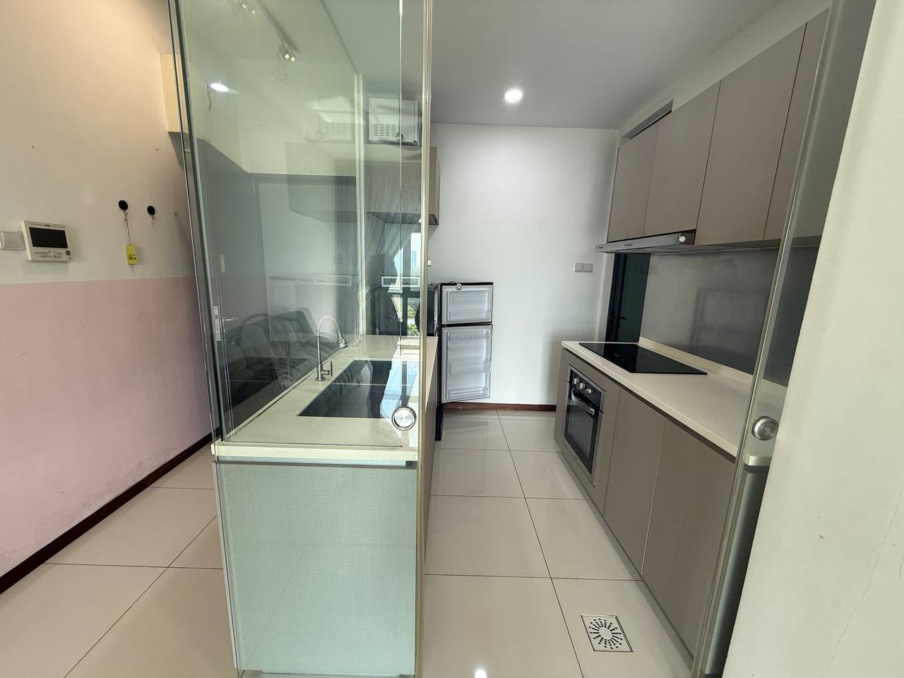 380f1053-687b-4817-9fb6-476c8b280f3d-1